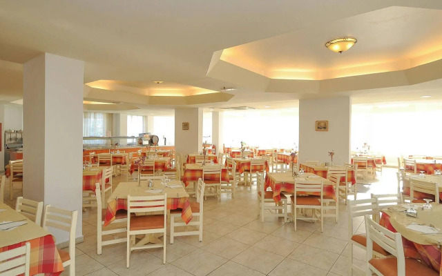 Blue Sea Island Hotel