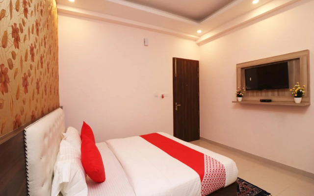 OYO 22356 Heaven Grand