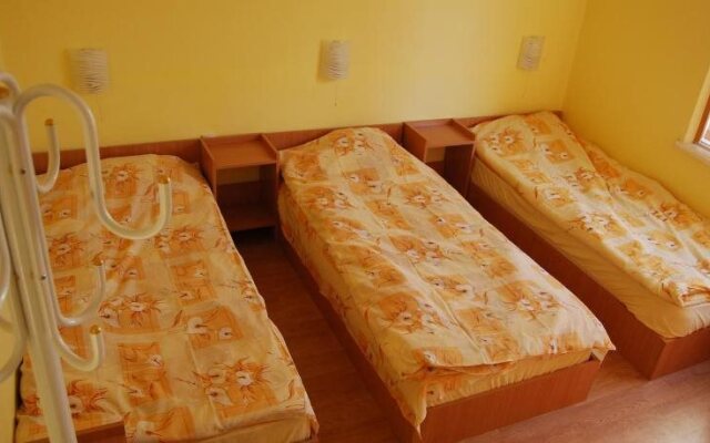Elysia Hostel - The Blessed Home