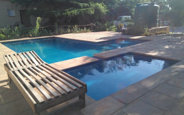 Golden Days Executive Lodge Livingstone