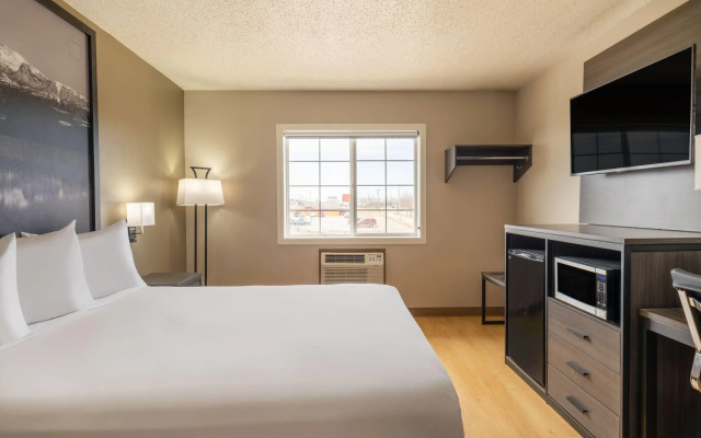 Super 8 by Wyndham Clinton