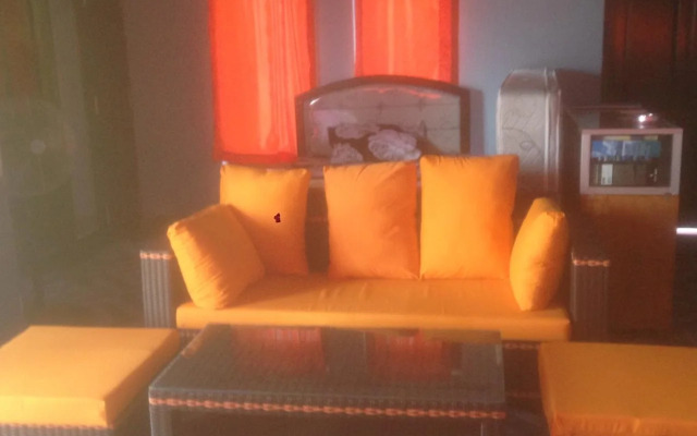 Lakey Peak Hotel Tomo