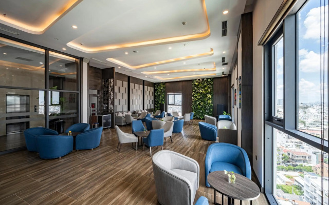 Muong Thanh Luxury Saigon Hotel