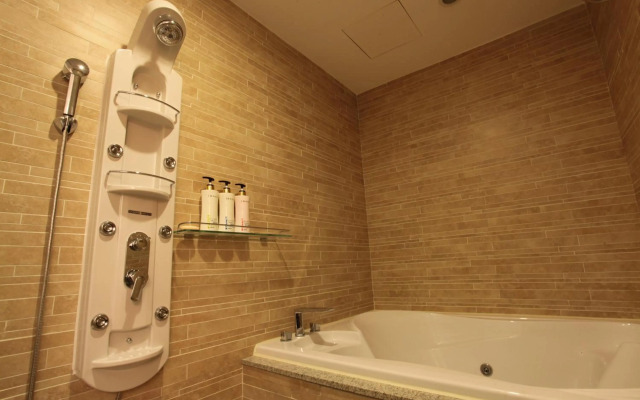 Yuwon Hotel