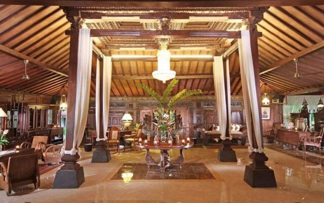 Joglo Plawang Villa & Resort