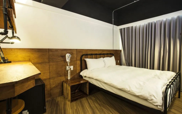Taichung Loft Hostel - Yizhong