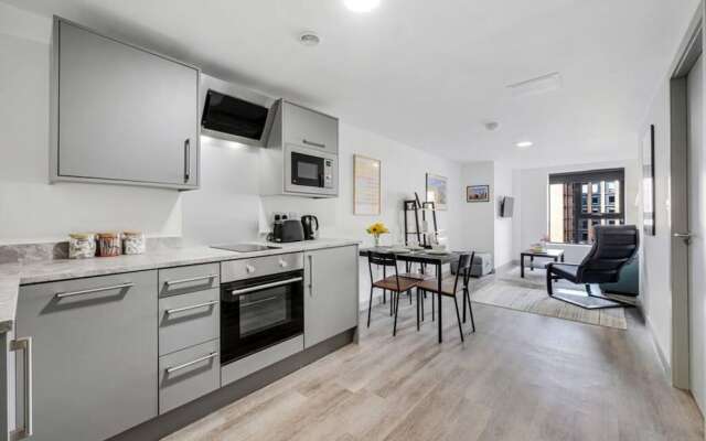 Host Apartments The Roscoe Nest