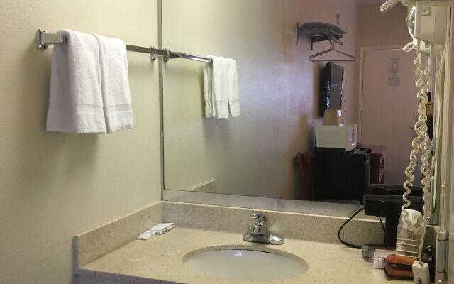 Van Ness Inn