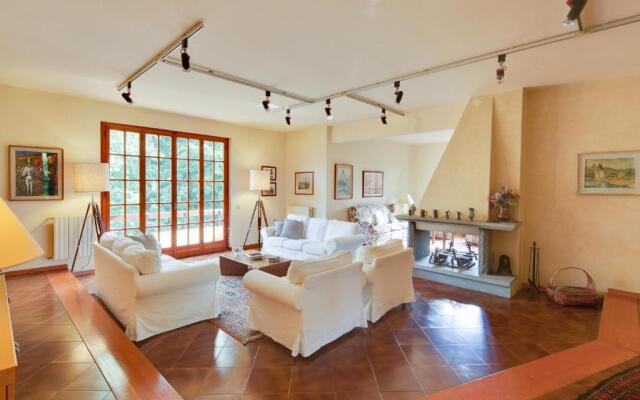 Villa La Bruscola by Mmega
