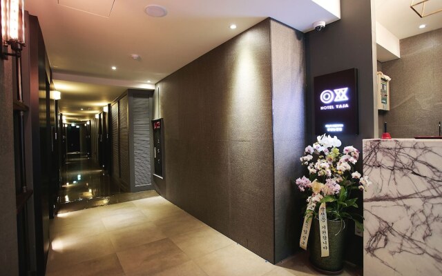 Yaja Gangnam Nonhyeon