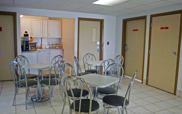 Red Lion Inn & Suites Pontoon Beach