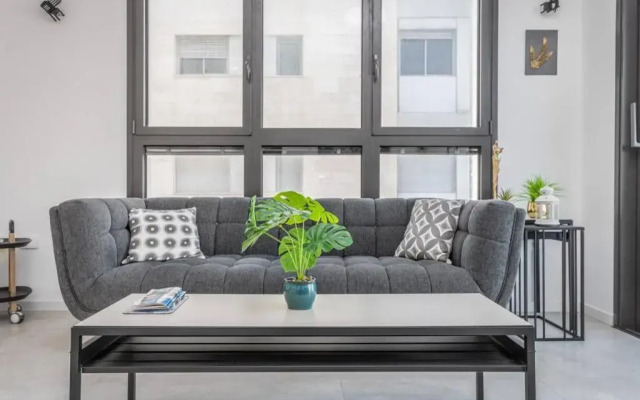Kerem Hateimanim Area-3 BR with Balcony