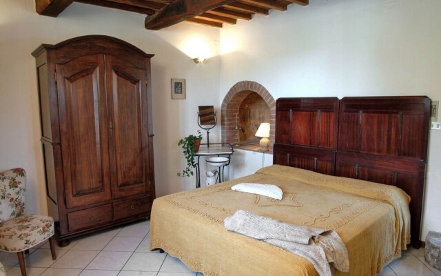 Tuscan Apartment on Winery Estate