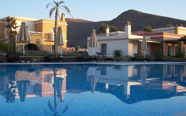 Porto Kea Suites
