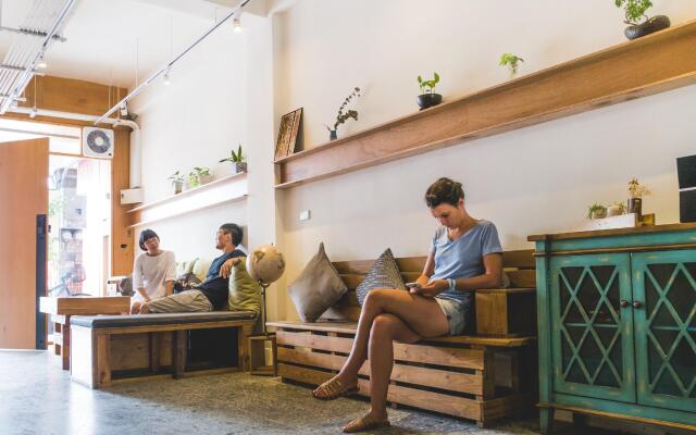 World Inn - Hostel