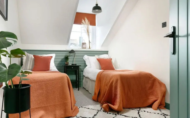 Host Stay Sussex Place