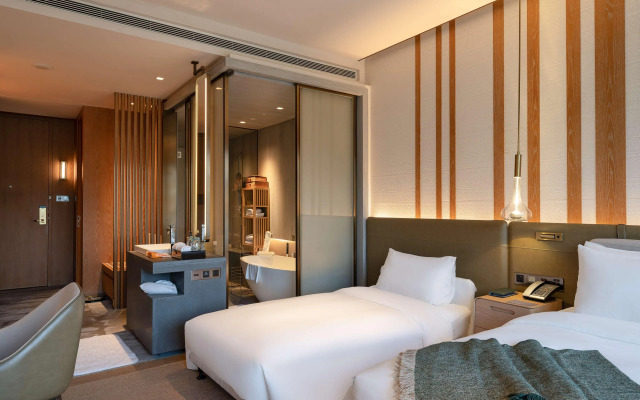 Joyze Hotel Xiamen, Curio Collection by Hilton