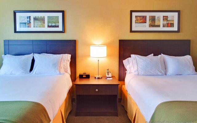 Holiday Inn Express & Suites Kingston Central, an IHG Hotel