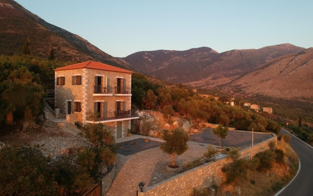 Lithorama Residence Mani Complex