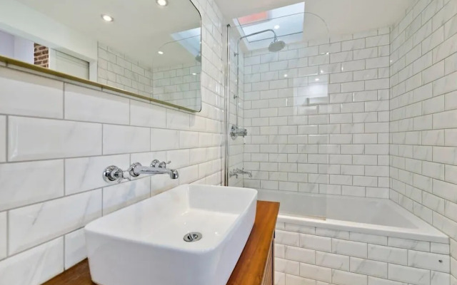 1 Bed Bohemian Loft Style Apt