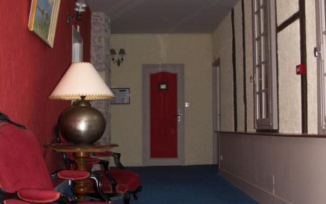 Hotel Raymond VII