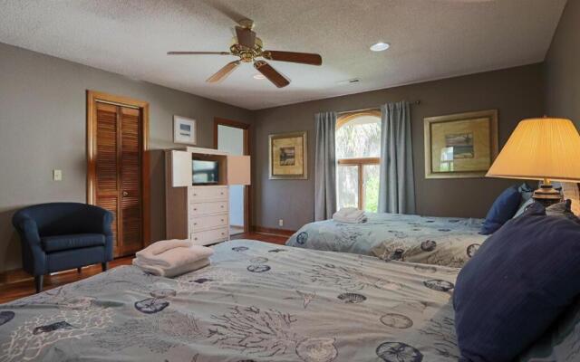 2-story 5 Bed, 5.5 Bath Oceanfront Home Sleeps 18, 4-seat Golf Cart is Included