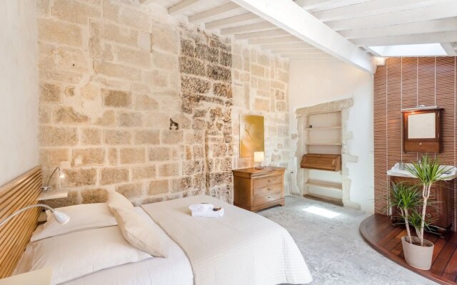 Colombet Stays Place De La Canourgue