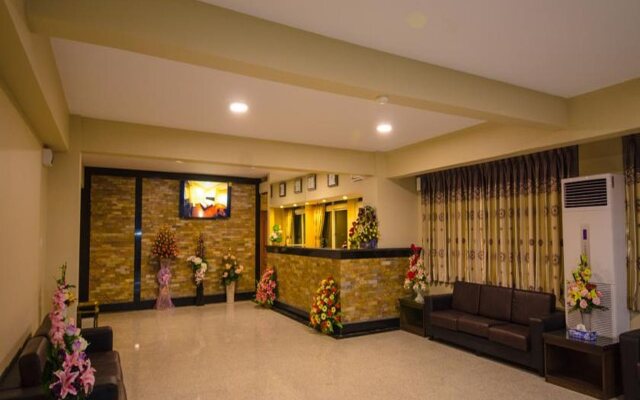 Grace Treasure Hotel
