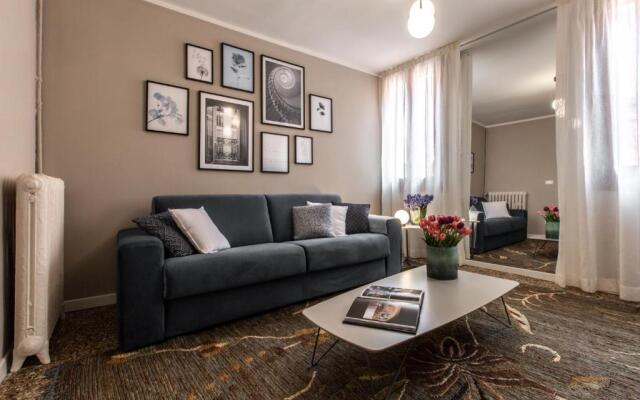 Charming Apartment on the Grand Canal R&R