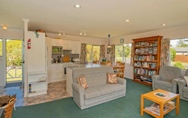 Silver Sands - Cooks Beach Holiday Home