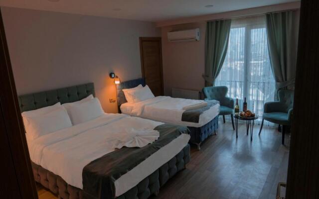Loss Hotel