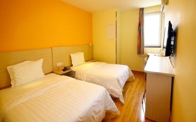 7Days Inn Xi'an Fengcheng Road Number Four Airport Shuttle Bus Station – Guest Rooms – Xi'an