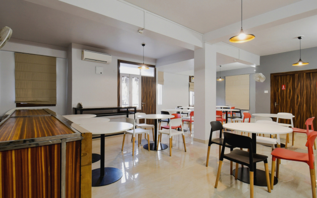 OYO 40963 Townhouse 404 Vidya Vihar