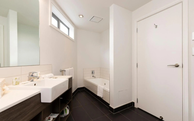 Nesuto Stadium Hotel and Apartments