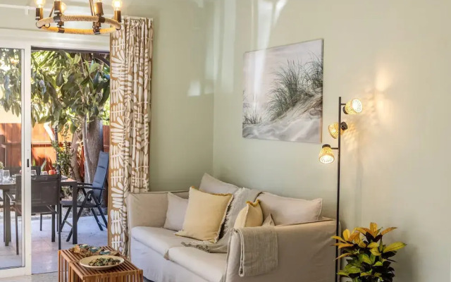 Larnaca Oneiro Seaside Villa