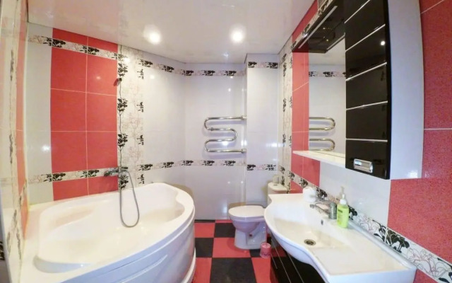 Апартаменты на улице Адоратского 4