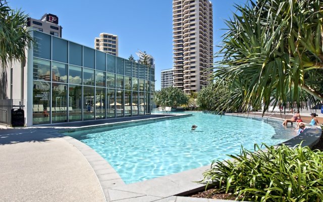 Private 3 Bed Ocean View Q Surfers Paradise