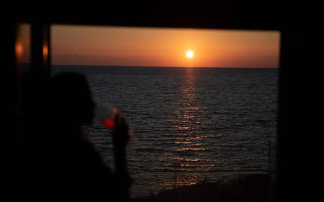 Mirazur Seafront Sunset Villa