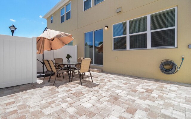 Four Bedroom Sleeps 10 w/GameRoom 5152A