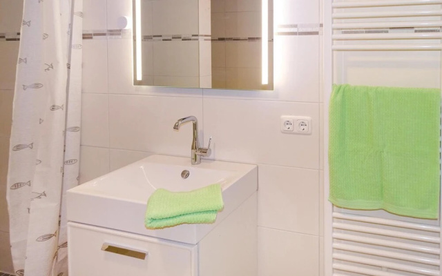 Awesome Apartment in Warwerort With 2 Bedrooms and Internet