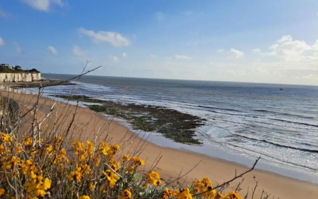 Shorley Wall Broadstairs by the Beach with Parking