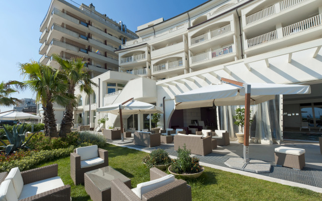 Yes Hotel Touring & SPA