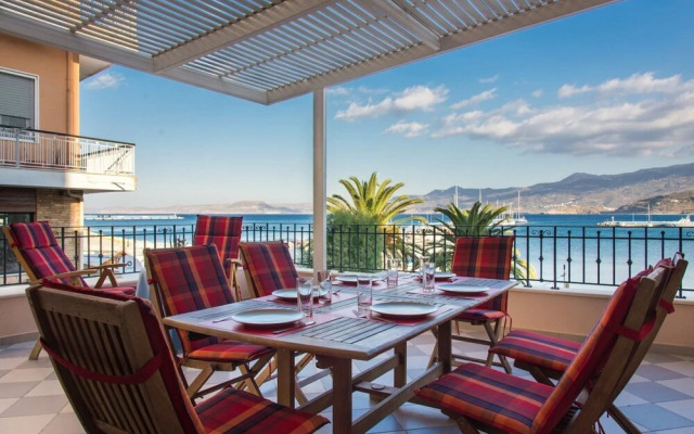 Seafront Own Ouse - Sleeps 6 - 5min Walk To the Beach