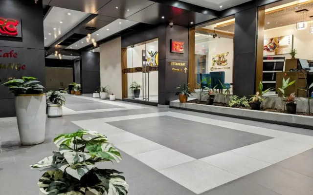 Hotel Red Chillee Restro