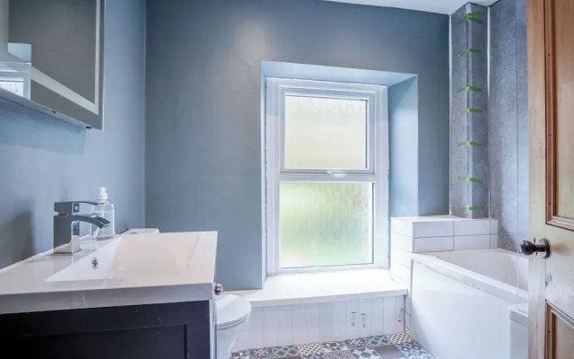 Hill House - 4 Bedroom - Llanrhidian
