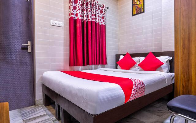 OYO Flagship 36726 Chellam Residency