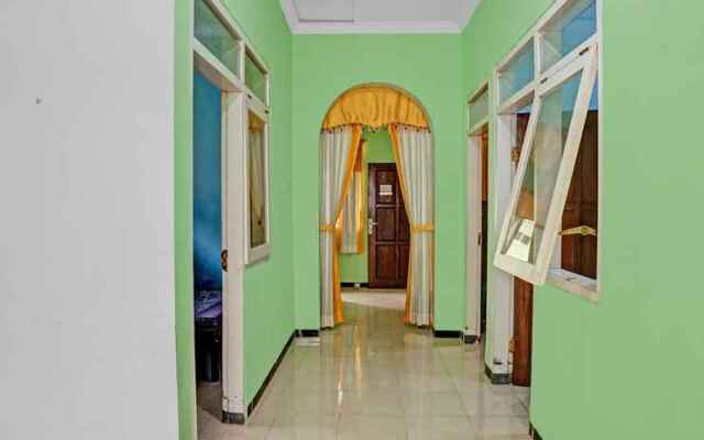 OYO 90729 Sekar Guest House Jember