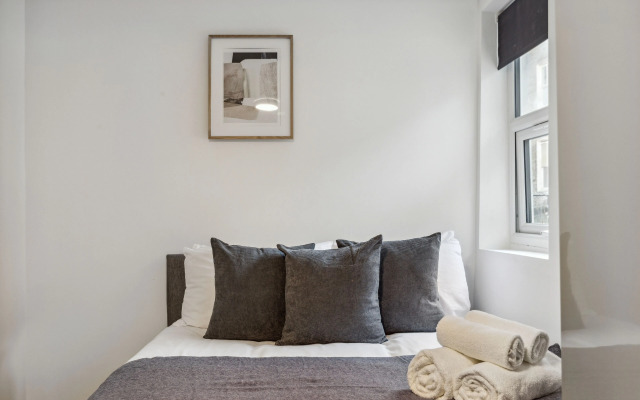 STH Sutherland Avenue Apartment