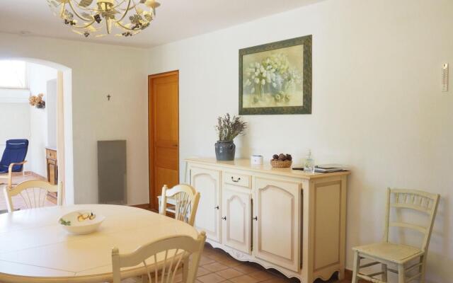 Holiday home with outdoor pool, Bédoin