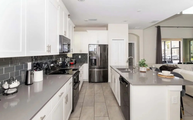 Storeybook Escape Sleeps 11!